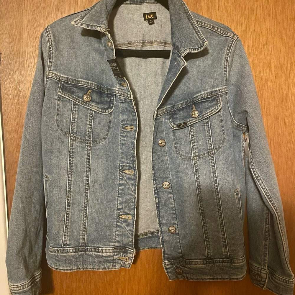 Lee Jean Jacket - Women’s legendary rider style in the color Sunday Light